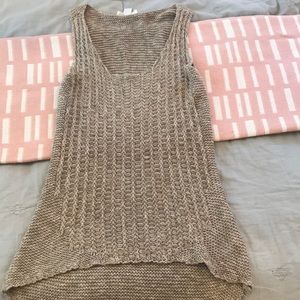 Sleeveless knit top